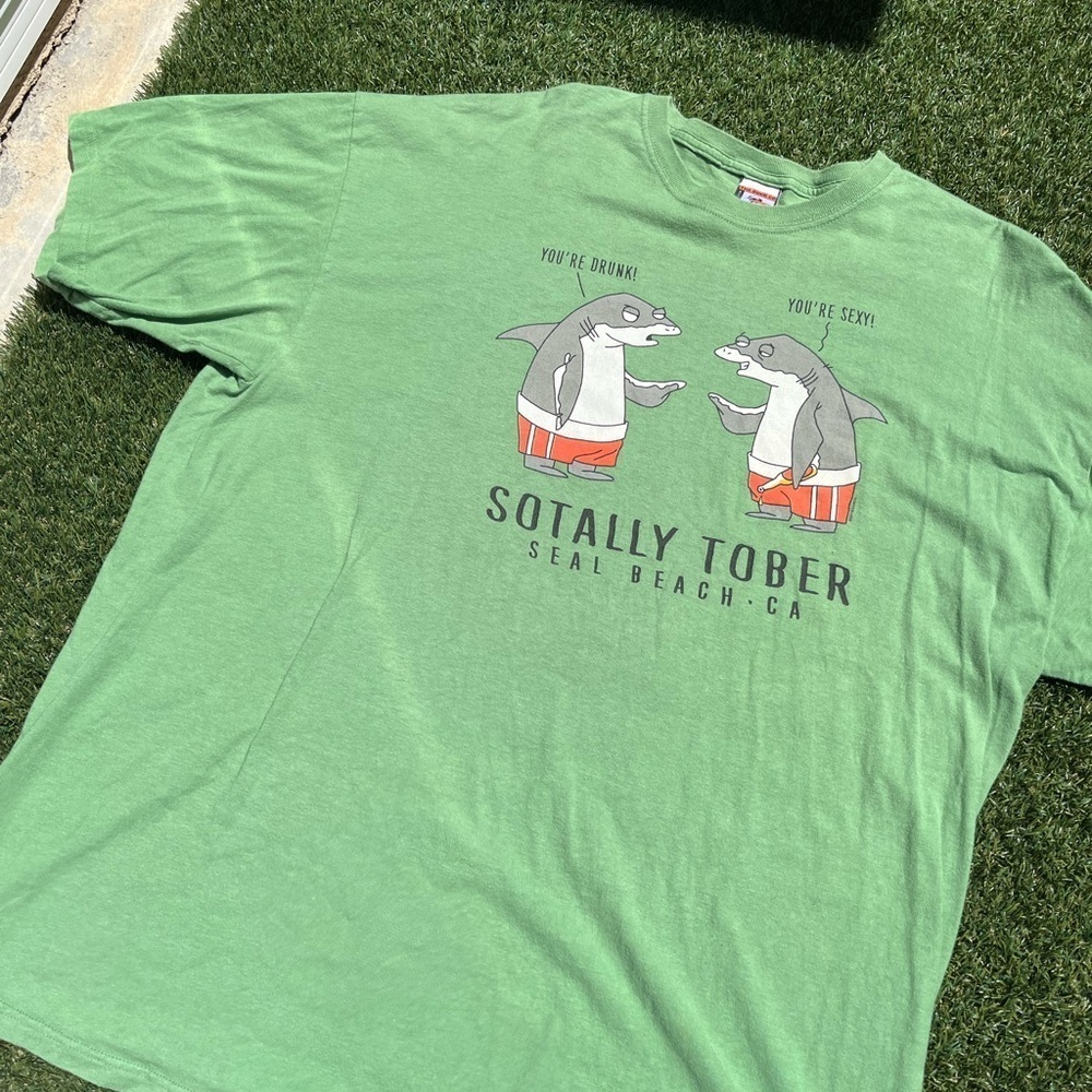 VTG 00’s Funny Seal Beach, CA Drinking Shark Tee - Picture 3 of 5